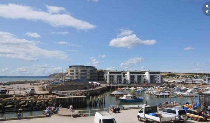 Harbour View, Pier Terrace West Bay
