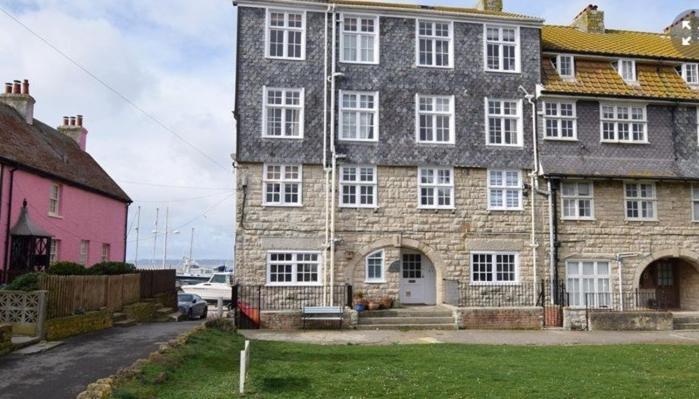 Harbour View, Pier Terrace *